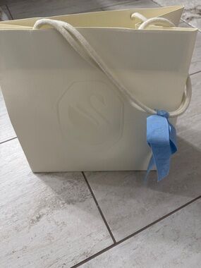Swarovski White Swan M Box with Labels.. nwt..authentic ..gift bag ..receipt ..